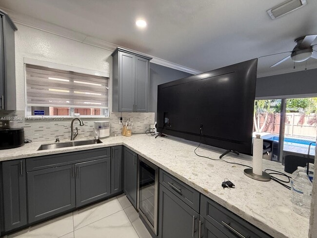 Building Photo - 239 SE 31st Terrace