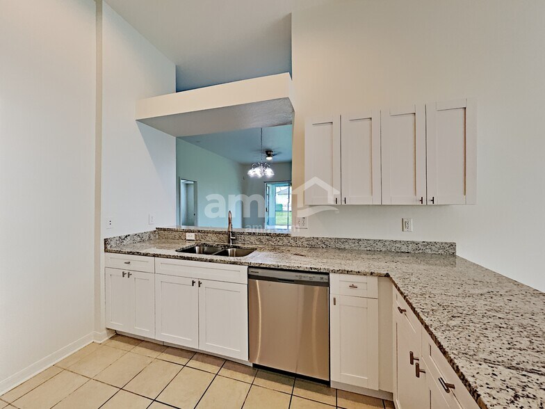 Building Photo - 6424 Bridgecrest Dr