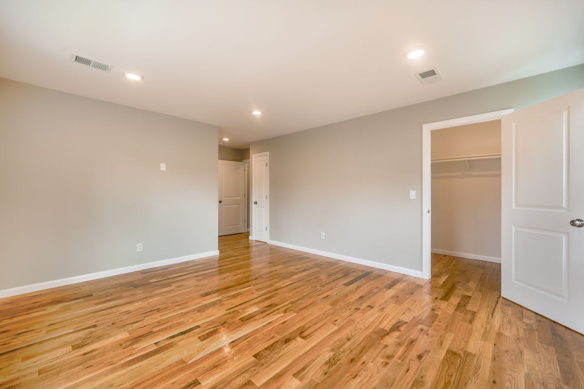 Building Photo - 255 Chadwick Ave