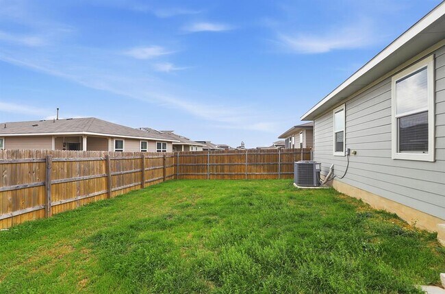 Building Photo - 220 Century Plant Rd