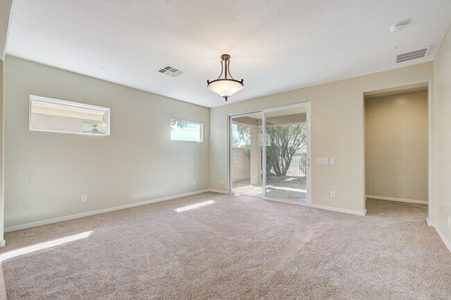 Building Photo - 4 Bedroom Home in Silverstone Ranch / No Rear Neighbors!