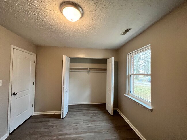 Building Photo - Four bedroom home in Norfolk - Beautiful Backyard