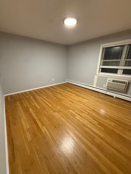 Building Photo - 68 W End Ave