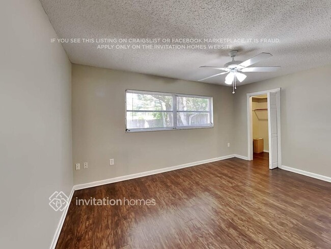 Building Photo - 1926 Valley Dr