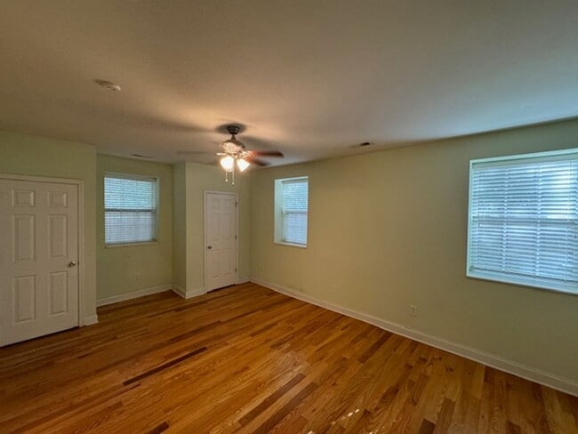 Building Photo - Charming 1925 Craftsman Bungalow in Downto...