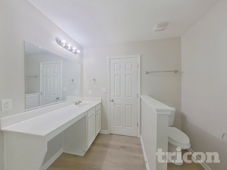 Building Photo - 412 Bent Leaf Ct