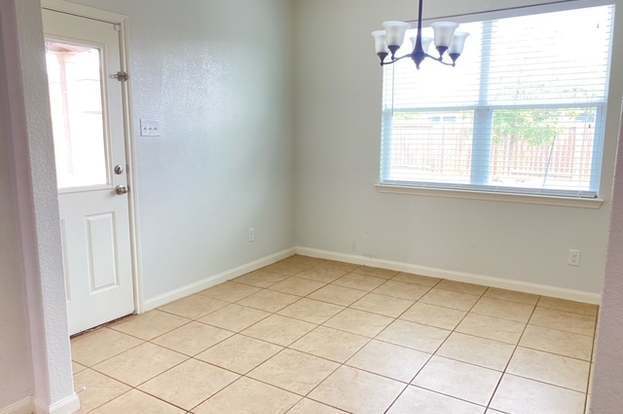 Building Photo - 7810 Creekshore Cove