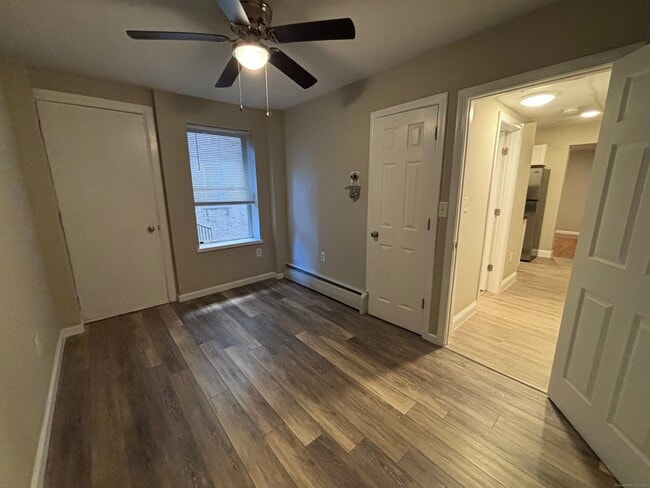 Building Photo - 213 Golden Hill St