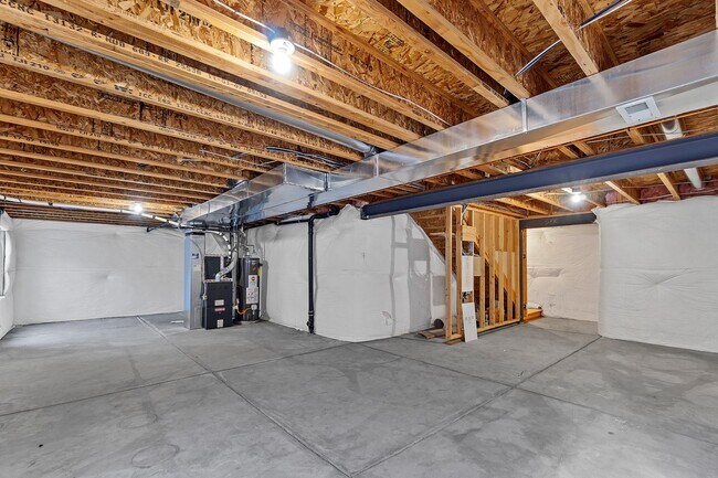 Building Photo - Beautiful 2 Story Home!