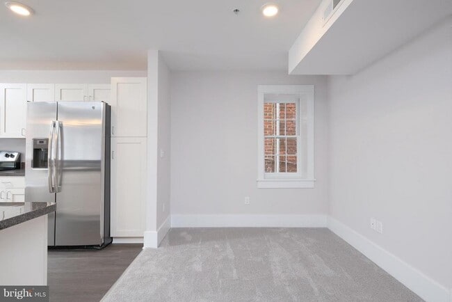 Building Photo - 149 Main St