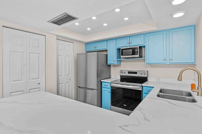 Building Photo - 500 Treasure Island Causeway