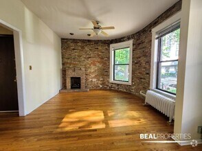 Building Photo - 2 bedroom in CHICAGO IL 60610