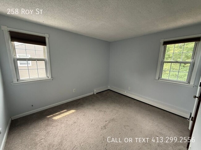 Building Photo - 258 Roy St