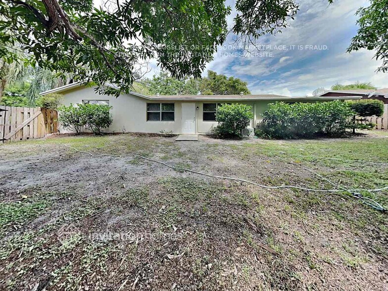 Building Photo - 341 SW 64th Ave