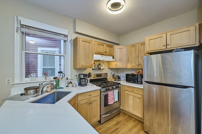 Building Photo - 14 Haverford St