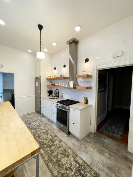 Building Photo - 331 State St