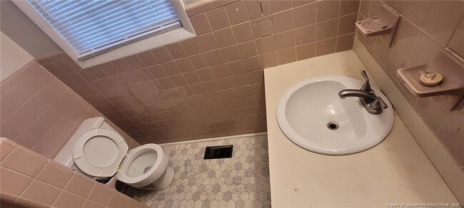 Building Photo - 6457 Rutherglen Dr