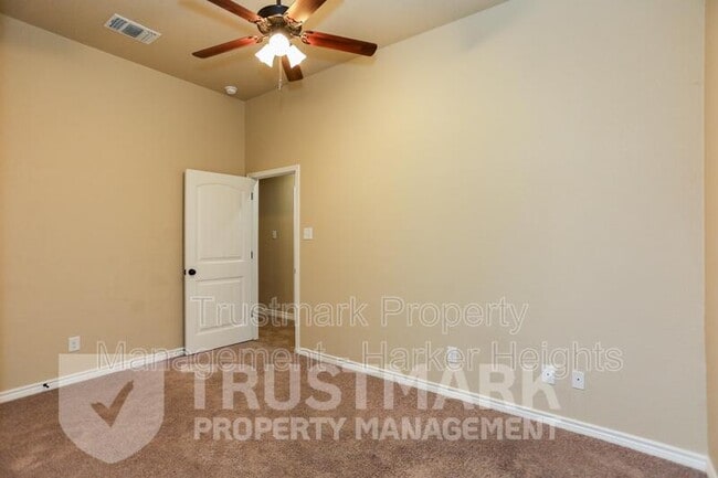 Building Photo - 1304 Risen Star Ln