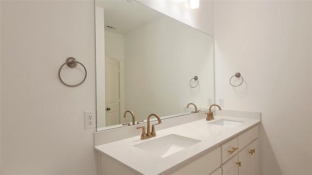 Building Photo - 9015 Scarp Hl Ln