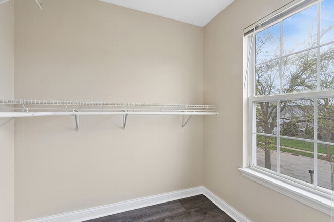 Building Photo - 21523 Franklin Cir