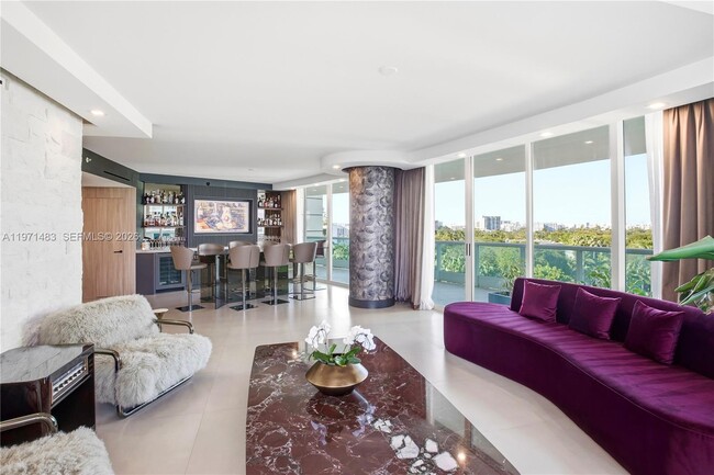 Building Photo - 2127 Brickell Ave