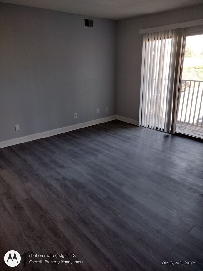 Building Photo - Beautiful 1 Bedroom 1 Bath