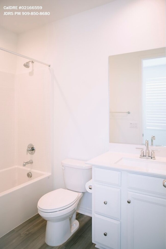 Building Photo - Irvine 2 Bedroom Condo