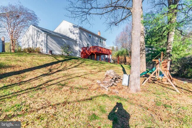 Building Photo - 1209 Crockett Ln