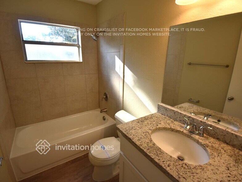 Building Photo - 404 Edwin St