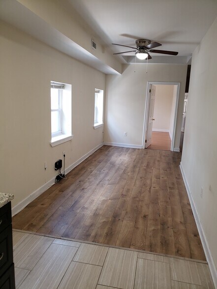 Building Photo - 319 Market St