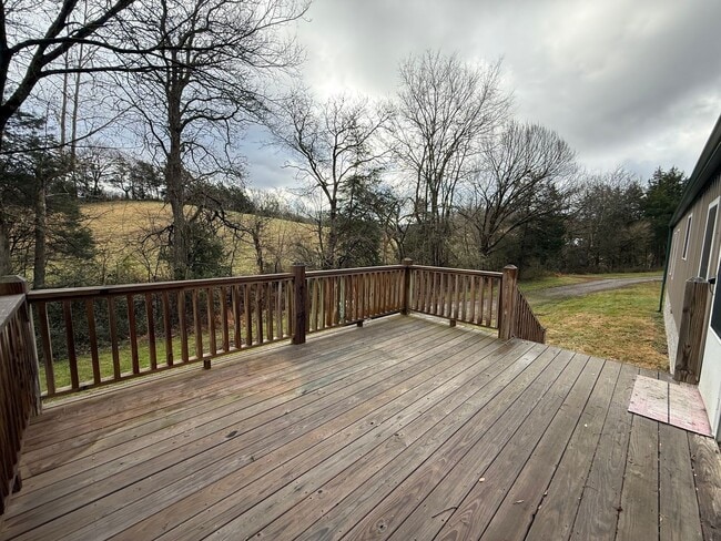 Building Photo - 3 Bedroom 2 Bathroom Home located in Baileyton, TN