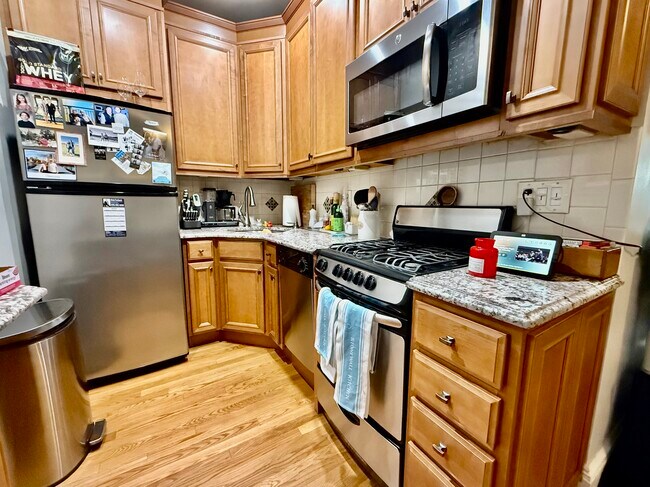 Building Photo - 30 Vinton St