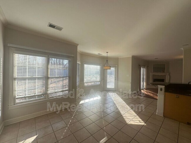 Building Photo - 525 Chickasaw Land Way