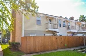 Building Photo - 11710 Southlake Dr