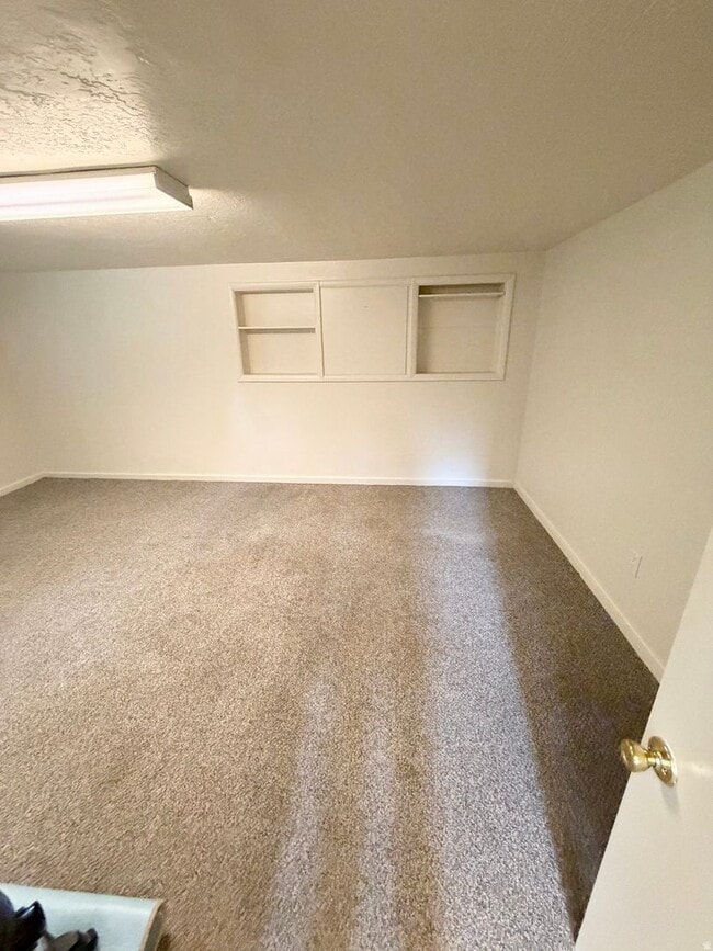 Building Photo - Ideally Located in the Heart of Murray