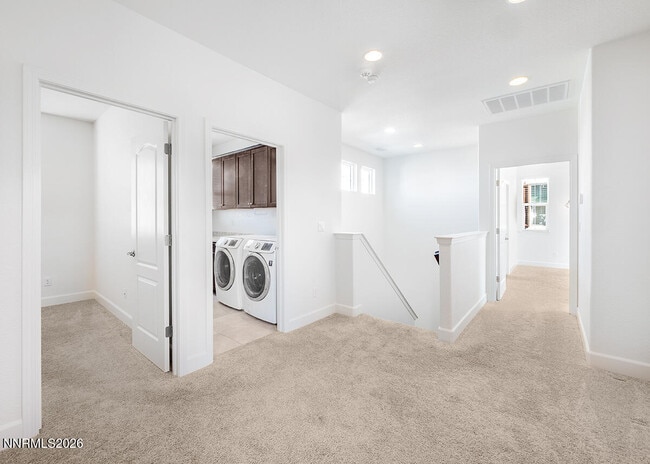 Building Photo - 2082 Whitecliff Dr