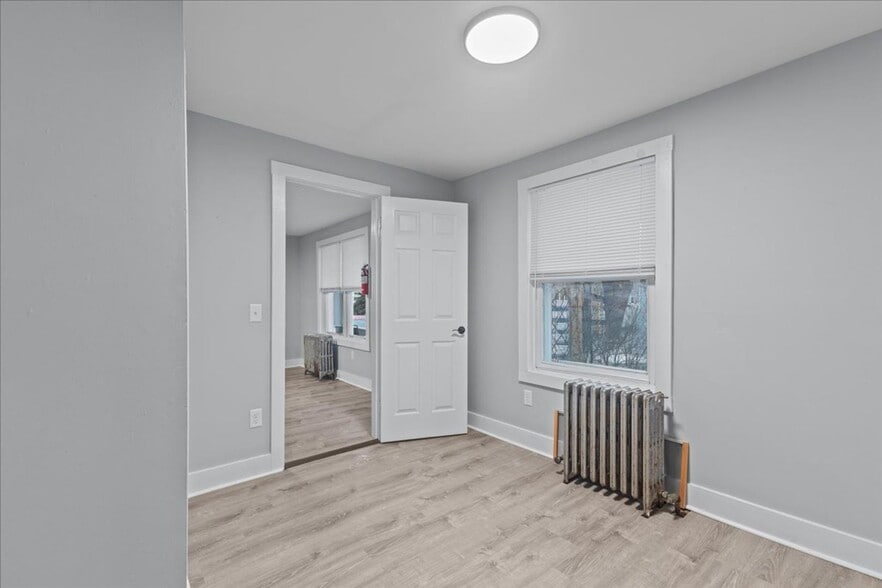 Building Photo - 43-47 Willow St