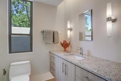 Building Photo - 1508 San Patricio Ave SW