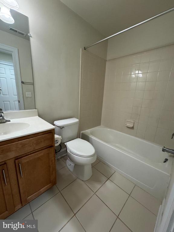 Building Photo - 43535 Heritage Gap Terrace