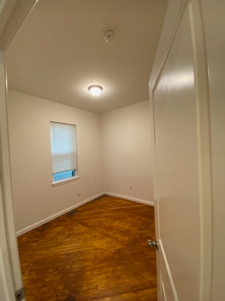 Building Photo - 21 2nd St