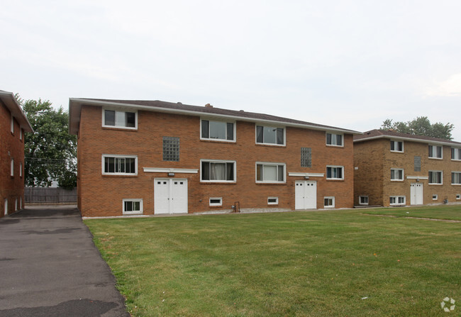 Primary Photo - Parker Heights Apartments