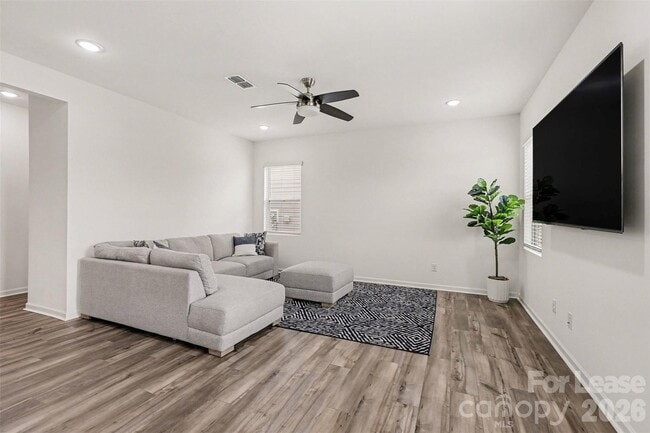 Building Photo - 1354 Harleston St