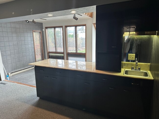 Building Photo - 6311 Saint Andrews Dr