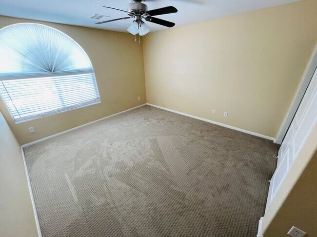 Building Photo - 2722 La Porte Ct