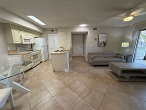 Building Photo - ANNUAL RENTAL - FURNISHED 1 BED / 1 BATH AT OASIS