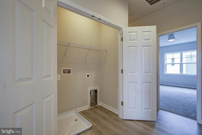 Building Photo - 14217 Travilah Rd