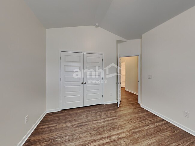 Building Photo - 304 San Anselmo St
