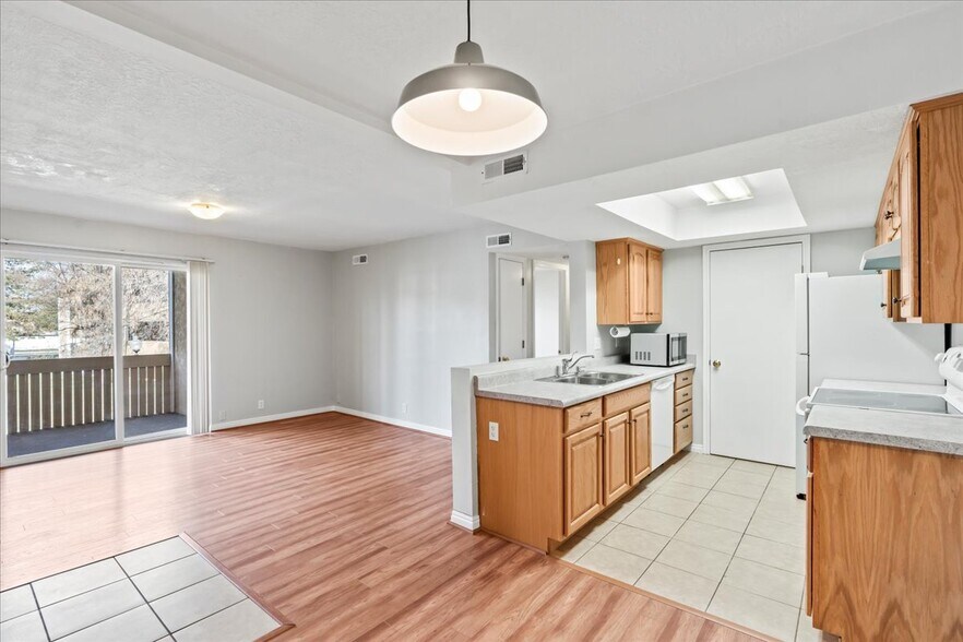 Building Photo - 1285 E Ridge Meadow Ln