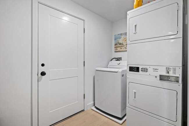 Building Photo - 24 Ferrin St