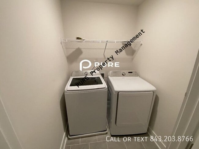 Building Photo - 7816 Park Gate Dr